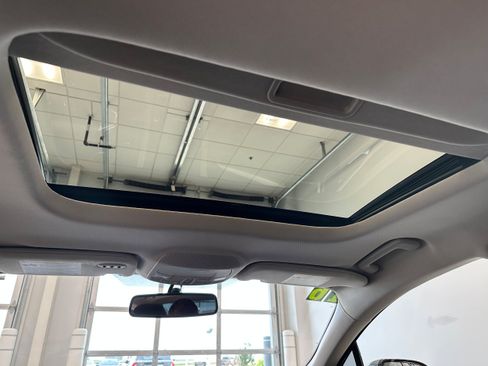 Used 2016 Ford Fusion SE w/ Equipment Group 202A FWD image 17