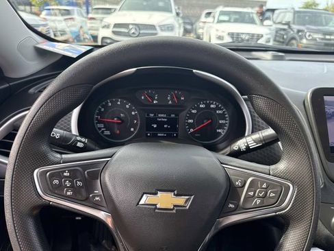 Used 2025 Chevrolet Malibu LT image 30