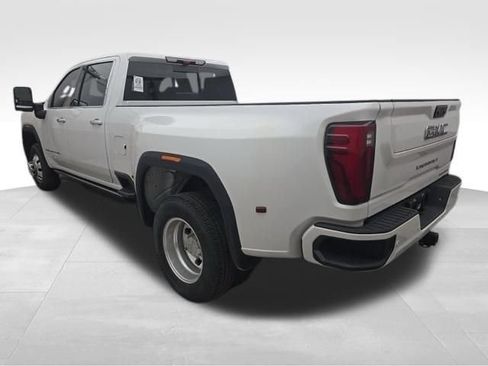 Used 2025 GMC Sierra 3500 Denali Ultimate AWD/4WD image 5