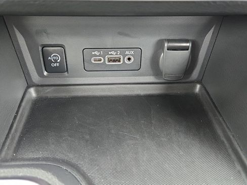 Used 2025 Nissan Sentra SV image 22