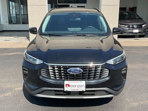 Used 2024 Ford Escape Active w/ Tech Pack #2 AWD/4WD image 2