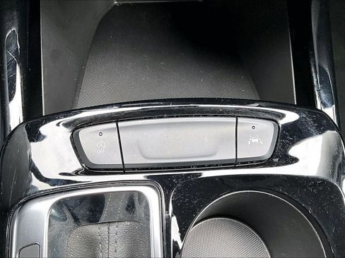 Used 2025 Chevrolet Trax LT image 36