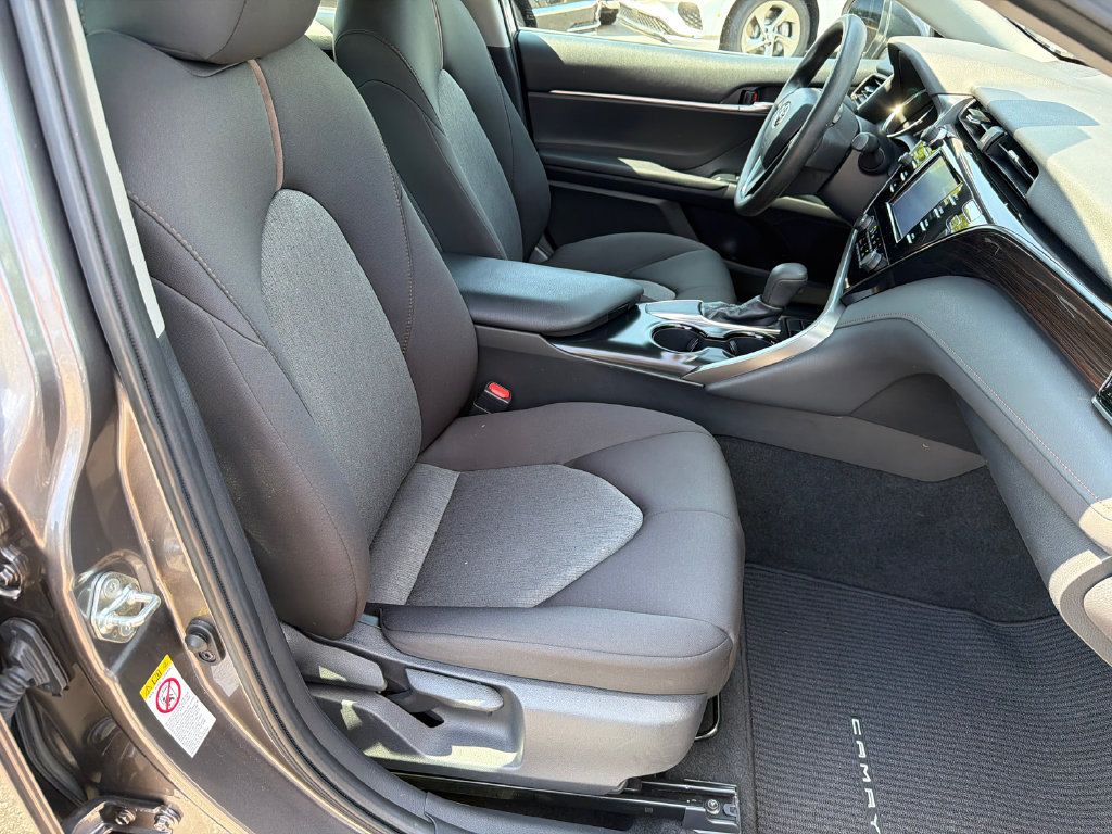 Used 2019 Toyota Camry LE w/ Convenience Package FWD image 15