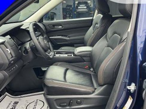 Certified 2024 Nissan Pathfinder SL AWD/4WD image 18