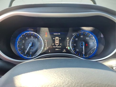 Used 2025 Chrysler Pacifica Select FWD image 20