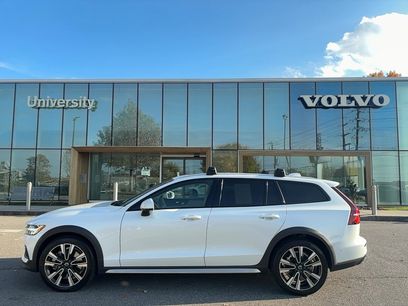 Certified 2023 Volvo V60 B5 Cross Country Ultimate w/ Climate Package