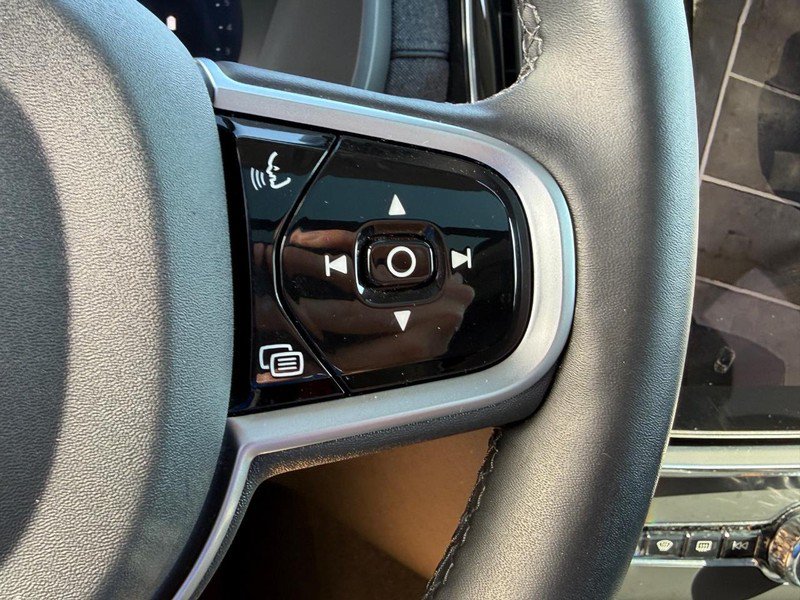 Certified 2026 Volvo XC90 B6 Plus AWD/4WD image 21