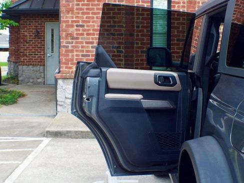 Used 2022 Ford Bronco Wildtrak image 48