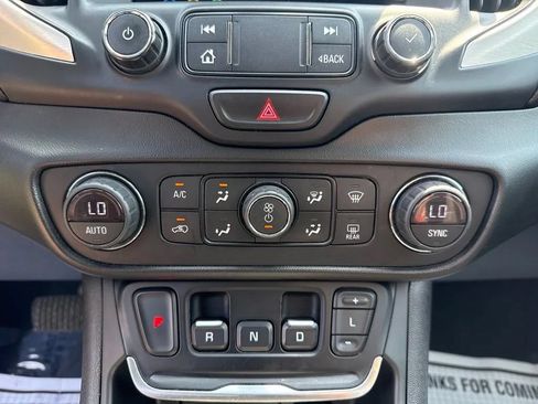 Used 2019 GMC Terrain SLT AWD/4WD image 23