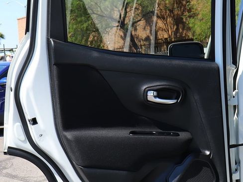 Used 2021 Jeep Renegade Latitude w/ Convenience Group FWD image 29