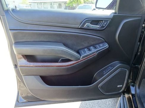 Used 2019 GMC Yukon SLT w/ Graphite Performance Edition RWD image 12
