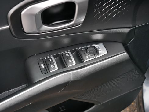 Certified 2021 Kia Sorento S w/ Panoramic Sunroof Package image 19