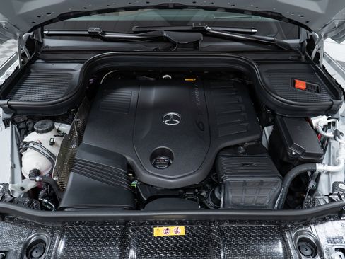 Used 2026 Mercedes-Benz GLS 450 4MATIC image 9