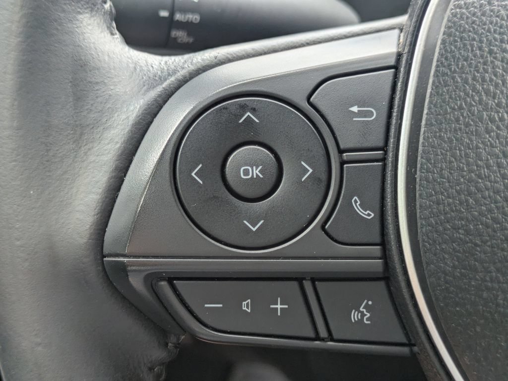 Used 2023 Toyota Corolla Cross LE AWD/4WD image 23