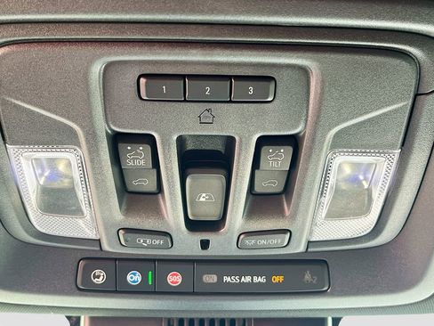 Used 2025 Chevrolet Silverado 1500 High Country AWD/4WD image 23