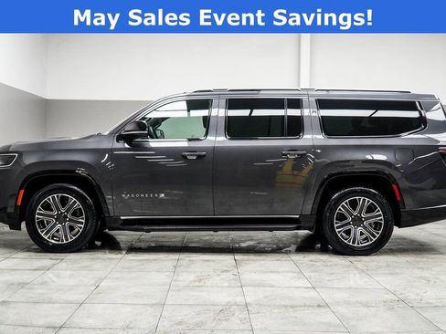 Used 2024 Jeep Wagoneer L Series II w/ Flexible Seating Group AWD/4WD image 9