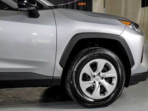 Used 2022 Toyota RAV4 LE image 7