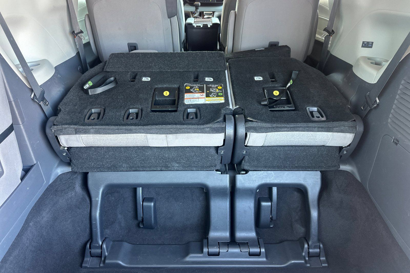 Certified 2024 Toyota Sienna LE AWD/4WD image 19