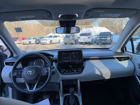 Certified 2022 Toyota Corolla Cross LE image 17