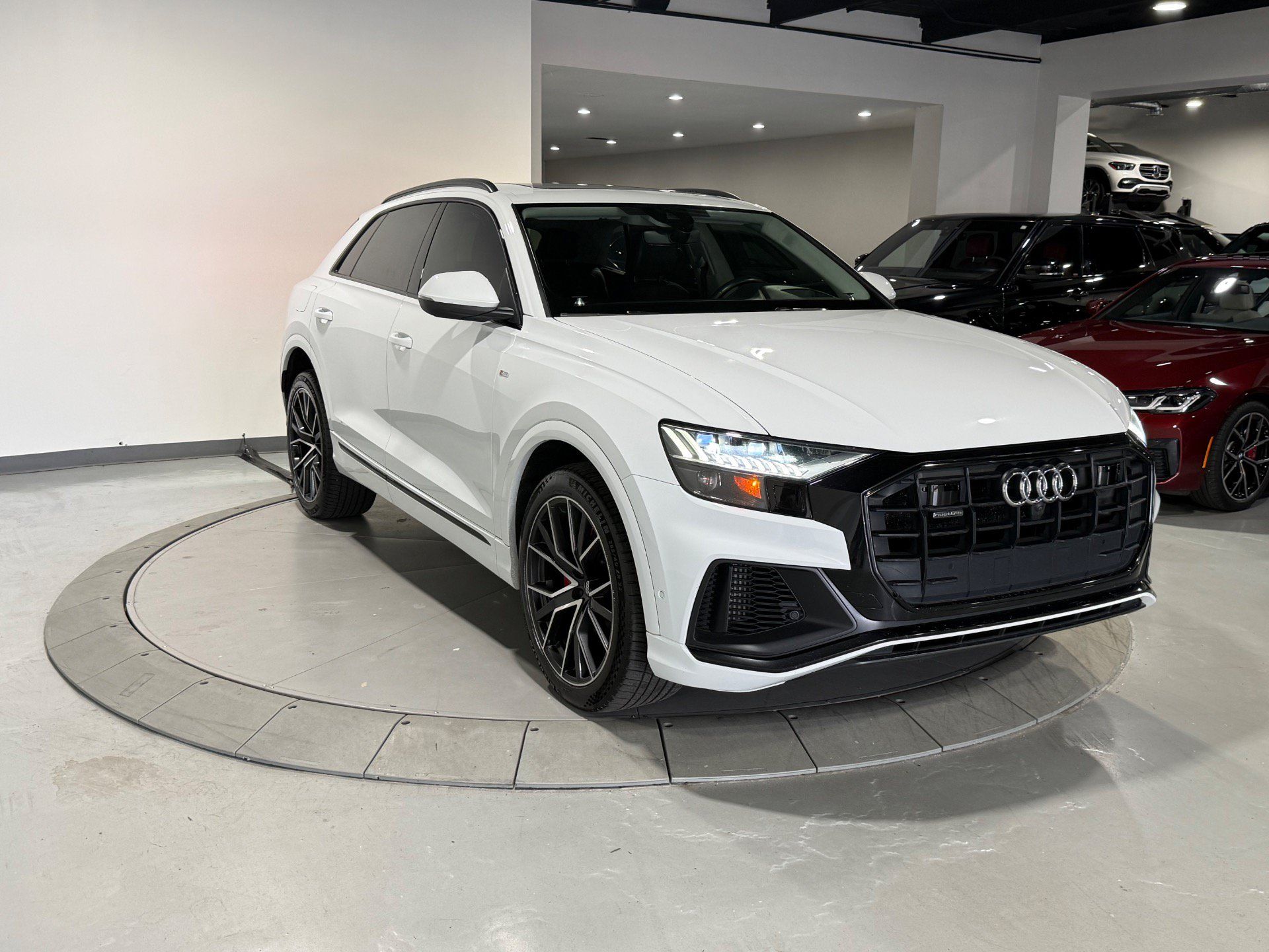 Used 2019 Audi Q8 Prestige w/ Luxury Package AWD/4WD image 8