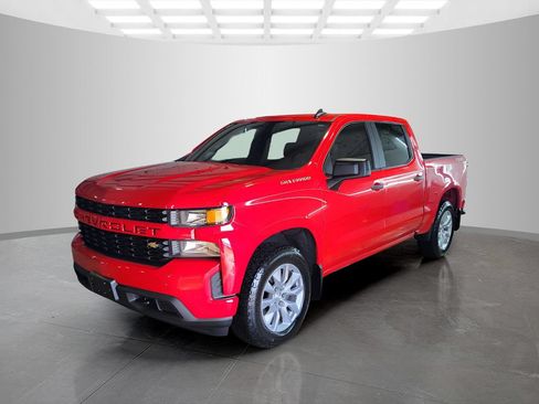 Used 2019 Chevrolet Silverado 1500 Custom w/ Custom Convenience Package AWD/4WD image 2