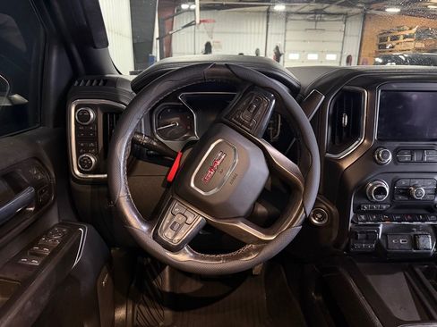 Used 2020 GMC Sierra 2500 AT4 w/ AT4 Premium Package AWD/4WD image 22