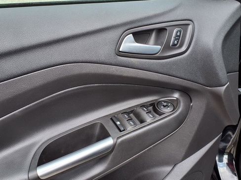 Used 2017 Ford Escape SE image 11