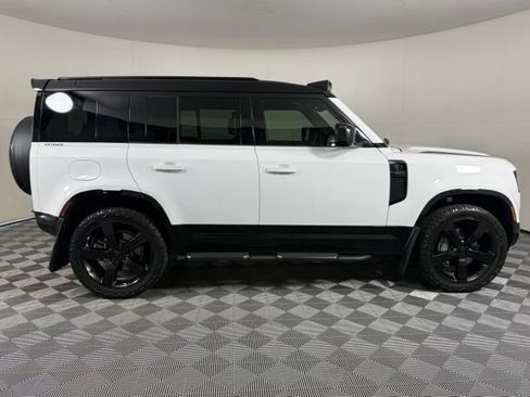 New 2025 Land Rover Defender 110 X-Dynamic SE AWD/4WD image 9