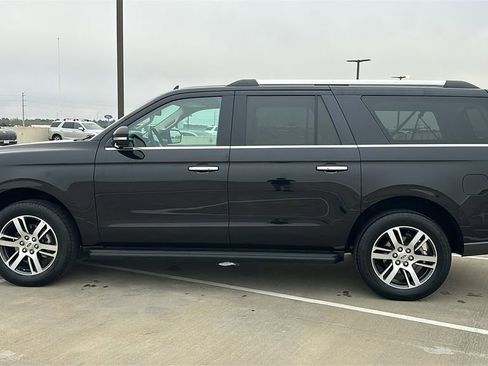 Used 2024 Ford Expedition Max Limited image 10