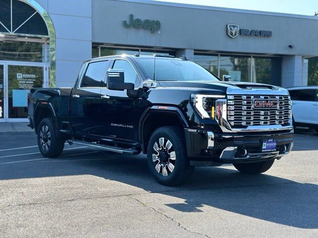 Used 2024 GMC Sierra 3500 Denali w/ Denali Reserve Package AWD/4WD image 7
