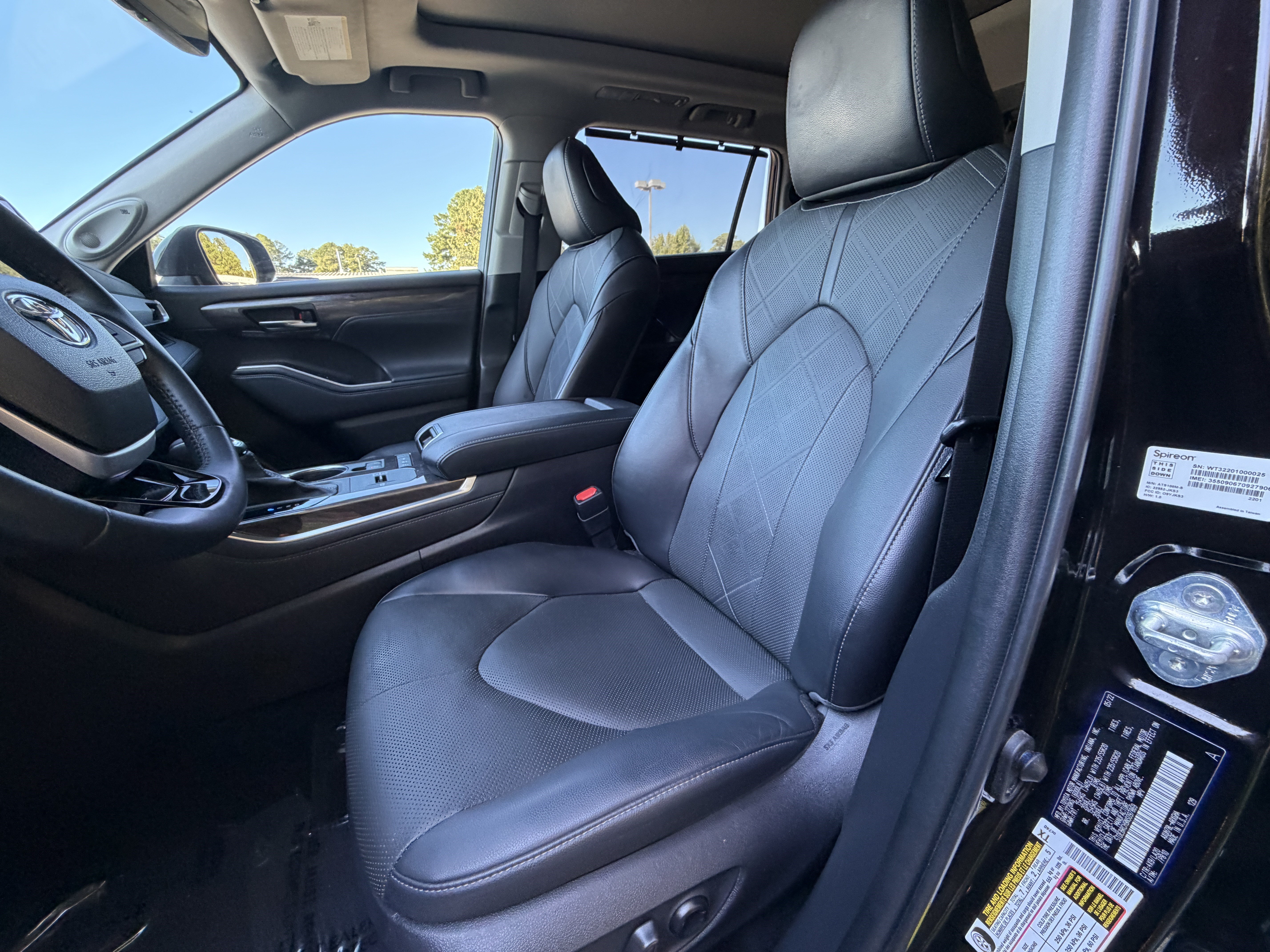 Used 2022 Toyota Highlander Platinum AWD/4WD image 16