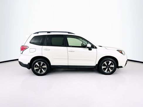 Used 2017 Subaru Forester 2.5i Premium w/ All-Weather Package AWD/4WD image 10