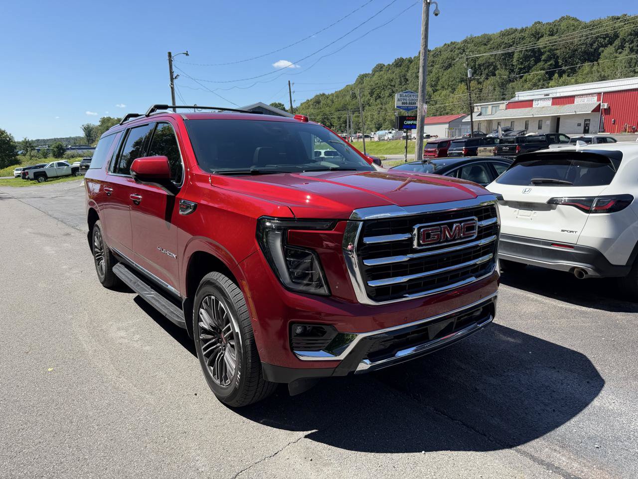 Used 2025 GMC Yukon XL Elevation w/ LPO, Elevation Black Package AWD/4WD image 3