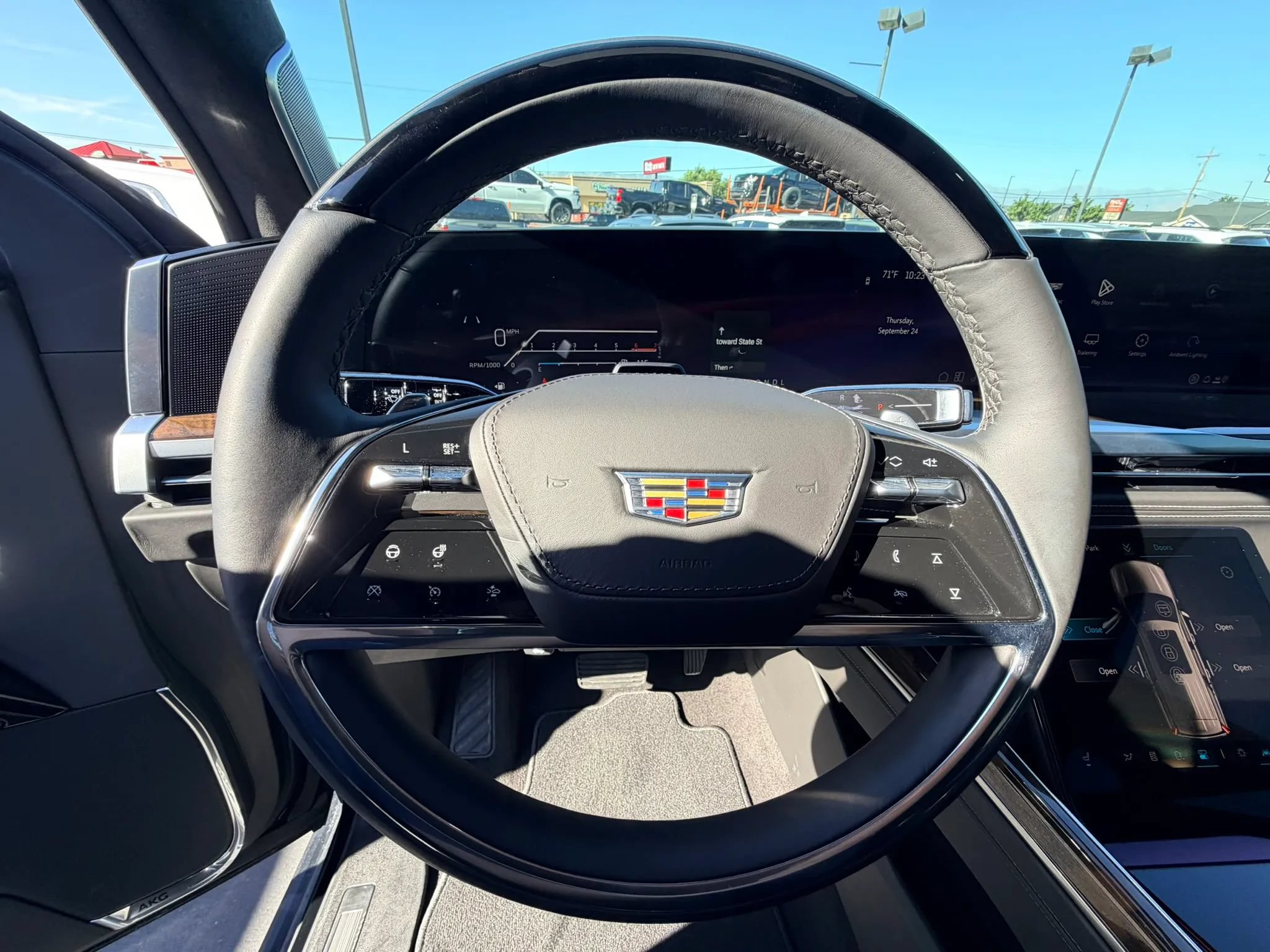 Used 2025 Cadillac Escalade ESV Sport Platinum AWD/4WD image 11