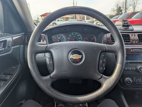 Used 2016 Chevrolet Impala LT image 10