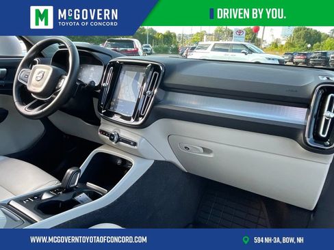 Used 2021 Volvo XC40 T5 Momentum w/ Protection Package Premier AWD/4WD image 39