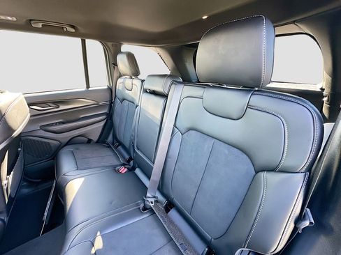 New 2025 Jeep Grand Cherokee Laredo image 33