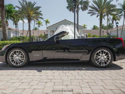 Used 2004 Cadillac XLR image 3