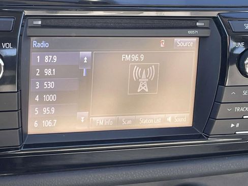 Used 2016 Toyota Corolla L image 26