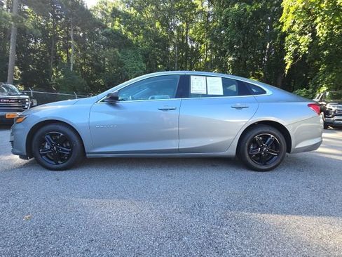 Used 2023 Chevrolet Malibu LS FWD image 2