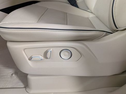 Certified 2024 Cadillac Escalade Premium Luxury AWD/4WD image 18