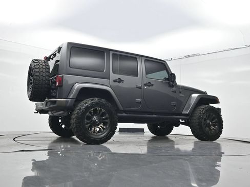Used 2017 Jeep Wrangler Unlimited Sahara AWD/4WD image 24