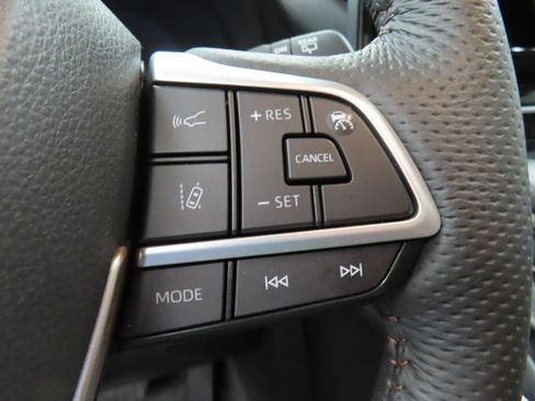 Used 2025 Toyota Sienna Platinum AWD/4WD image 60