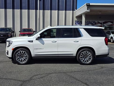 Used 2024 GMC Yukon Denali Ultimate AWD/4WD image 23