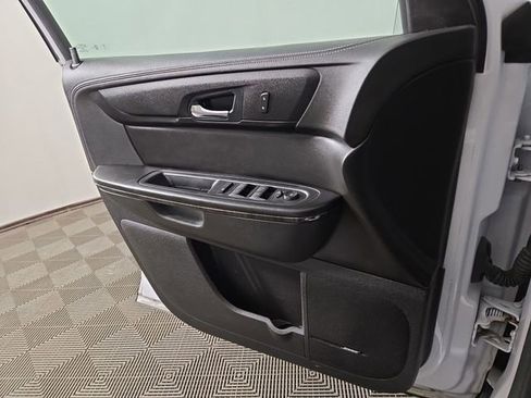 Used 2016 GMC Acadia SLT w/ Open Road Package image 28