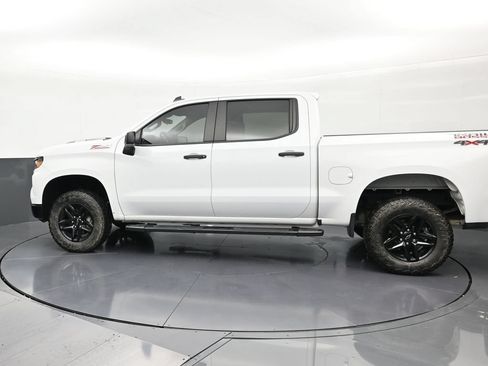 Used 2024 Chevrolet Silverado 1500 Custom Trail Boss AWD/4WD image 2