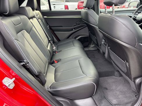 Used 2025 Jeep Wagoneer S Limited image 16