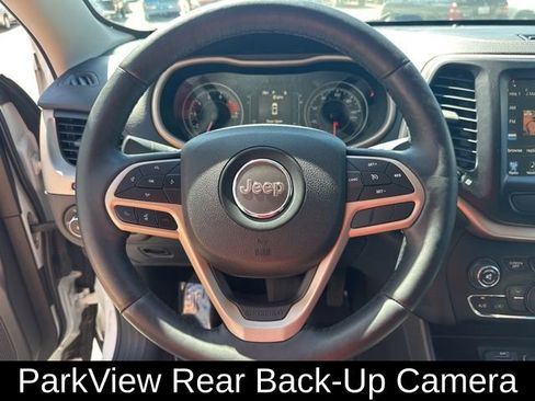 Used 2017 Jeep Cherokee Latitude w/ Safety/Convenience Group AWD/4WD image 22