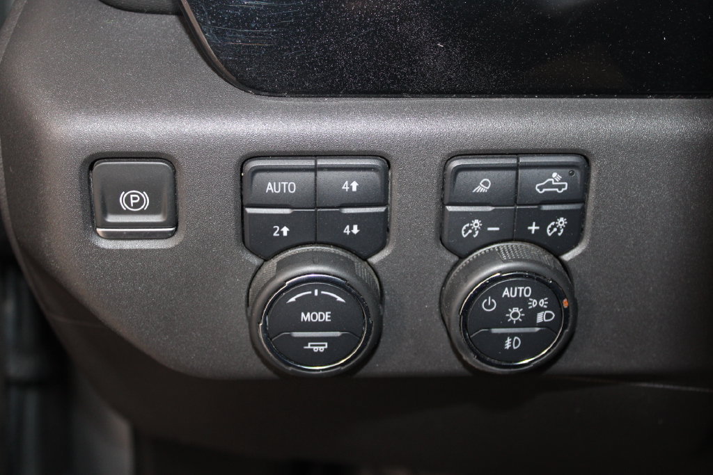 Used 2023 Chevrolet Silverado 1500 LTZ AWD/4WD image 43