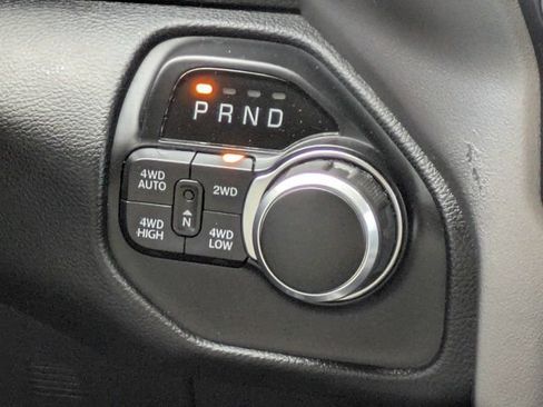 Used 2020 RAM 1500 Big Horn AWD/4WD image 19
